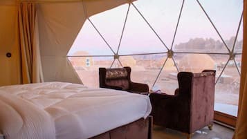 Cofres nos quartos, individualmente decorados