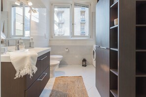 Apartment (2 Bedrooms) | Bathroom - Chiara's Apartment by Rent all Como (Como)