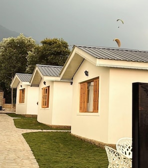 Exterior - Saanjh Cottages - Hotel In Bir (Baijnath)