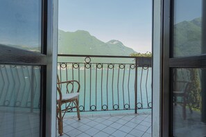 Apartment (1 Bedroom) | Balcony - Lavarell House - Best Lake View by Rent all Como (Nesso)