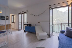 Apartment (1 Bedroom) | Wohnbereich