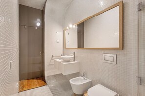 City Apartment, Non Smoking | Bathroom