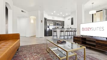 Een televisie en een kantoor