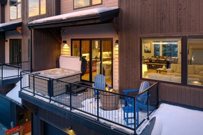 Outdoor dining - Downtown WP Chalet 366 I Private Hot Tub I Great Views I Arcade I Discounted Attractions (Winter Park)