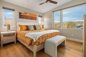 3 chambres, fer et planche à repasser, lit parapluie, Wi-Fi gratuit