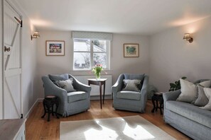 TV, lareira, aparelho de som, escritórios