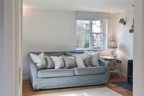 TV, lareira, aparelho de som, escritórios