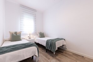 4 bedrooms, iron/ironing board, free WiFi, bed sheets