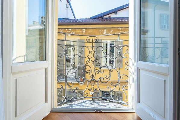 Apartment (1 Bedroom) | Ausblick vom Zimmer