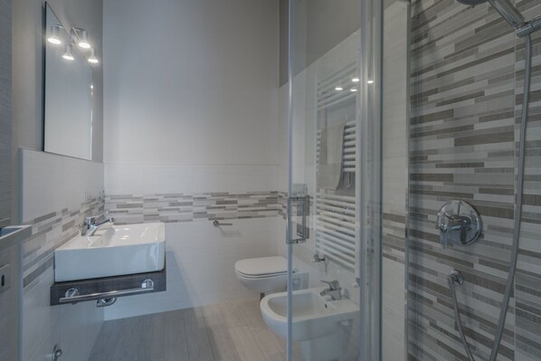 Dusche, Bidet
