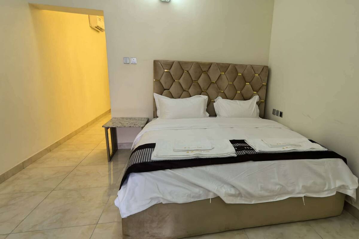 Superior Double Room, Courtyard View | Meja, ruang kerja komputer riba, Wi-fi percuma 