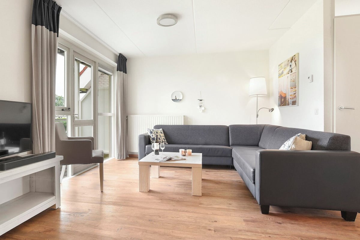 Bungalow (8V-bungalow) | Living room | TV