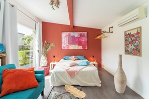 1 bedroom, WiFi, bed sheets