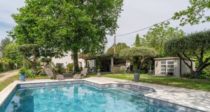 DOMAINE PIN PARASOL : house and studio : A HAVEN OF PEACE