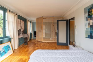 5 Schlafzimmer, Bügeleisen/Bügelbrett, Reisekinderbett, WLAN