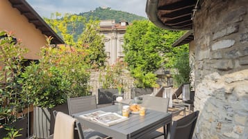 Apartment (1 Bedroom) | Terrace/patio