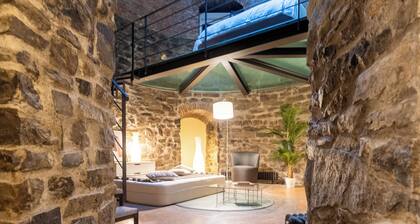 Ice Queen Chamber by Rent all Como