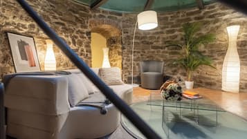 Apartment (1 Bedroom) | Living area | 32-inch Smart TV with digital channels