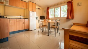 Chalet | Private kitchen | High chair - Good Standard Furnished Chalet on Nice Park (Castellet i la Gornal)