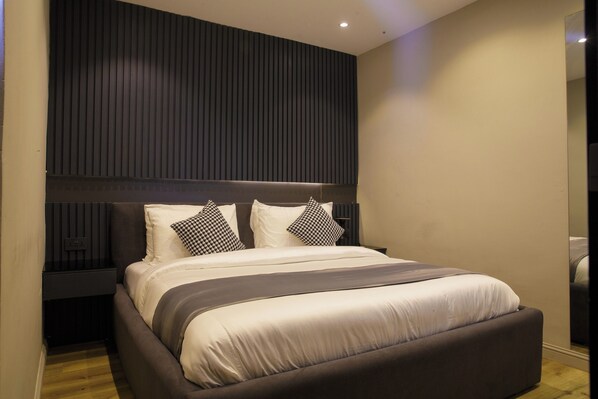 Executive Room | Desk, laptop workspace, free WiFi - Mr Bay Hotel (Lagos)