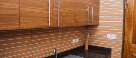 Estudio Confort, balcón | Cocina privada