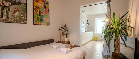 1 bedroom, travel crib, free WiFi