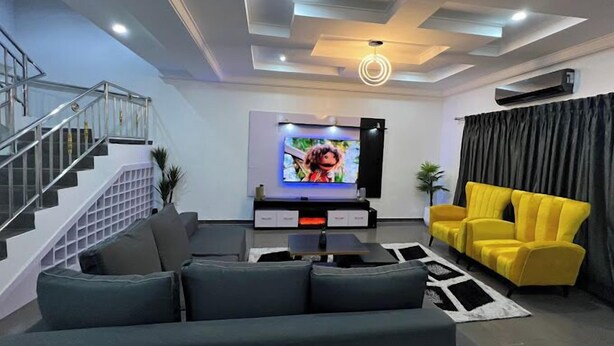 Economy Apartment, Balcony, City View | Ruang tamu | TV skrin rata 