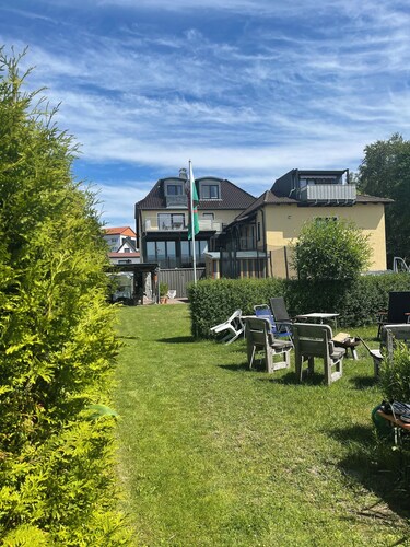 Fantastic apartment with water access House on the lakeshore starboard