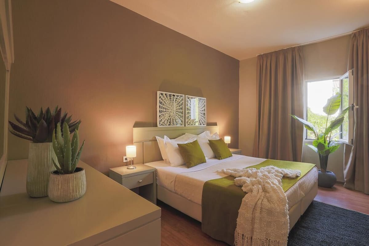 Suite Pool View | 1 phòng ngủ, bàn ủi/dụng cụ ủi quần áo
