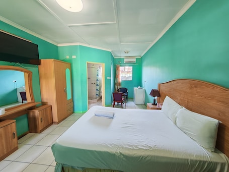 In-room safe, desk, free WiFi, bed sheets
