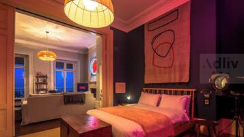 2 bedrooms, iron/ironing board, free WiFi, bed sheets
