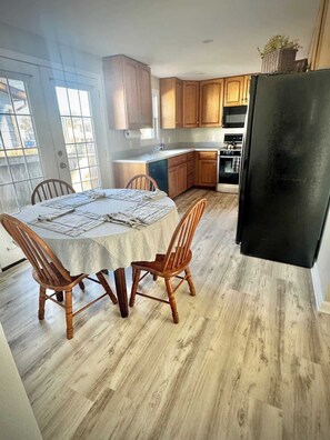 Dining - Londontowne Rancher | 3BR | Near Waterfront (Edgewater)