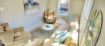 Londontowne Hideaway