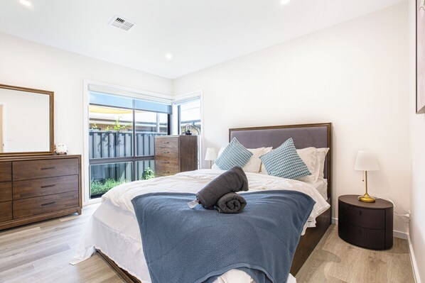 3 Schlafzimmer, Bügeleisen/Bügelbrett, WLAN, Bettwäsche