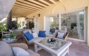 Unclassified image, 5 of 29, button