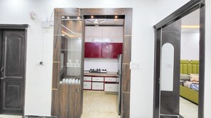 Fridge - 3-bedroom apartment in marvelous Delhi with WiFi, AC (Delhi)