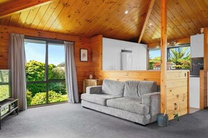 TV, peis og kontorer