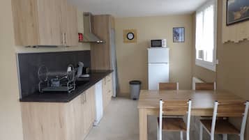 Micro-ondes, plaque de cuisson, lave-vaisselle