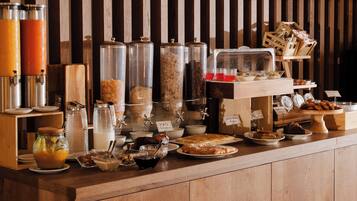 TĂ€gliches inbegriffenes kontinentales FrĂŒhstĂŒck