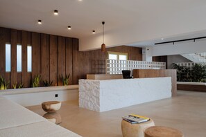 Lobby - Portiani Suites (Milos)
