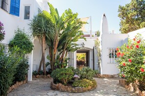 Exterior - Villa, 5BR, Sea views, walk to the beach, pool house (Ibiza)