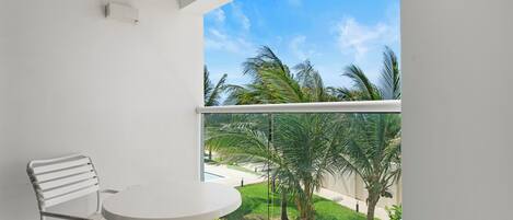 Apartment (2 Bedrooms) | Front of property
