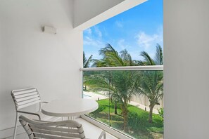 Apartment (2 Bedrooms) | Front of property