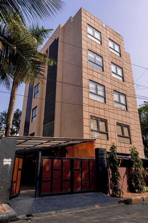 Mặt tiền nơi lưu trú