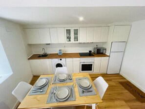 Fridge, microwave, oven, stovetop - Beautiful apartment in the heart of Elantxobe (Elantxobe)