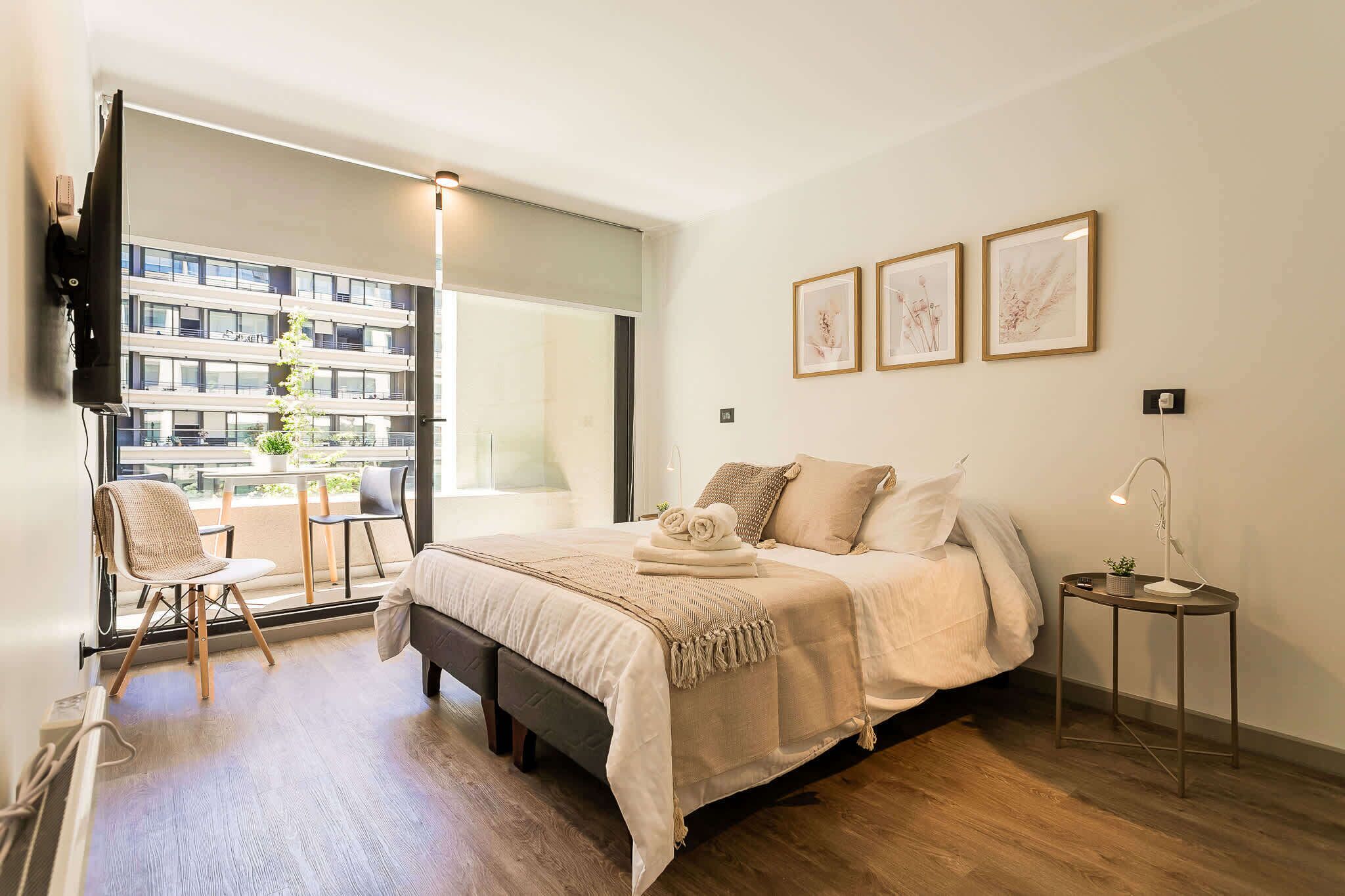 2 habitaciones, escritorio, tabla de planchar con plancha y wifi 