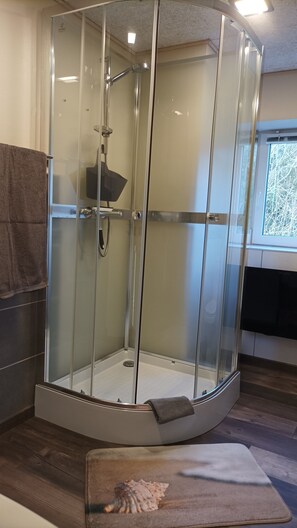 Bruser, håndklæder, Toiletpapir