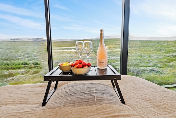 Free cribs/infant beds, bed sheets - Heathland Lodge (Selfoss)