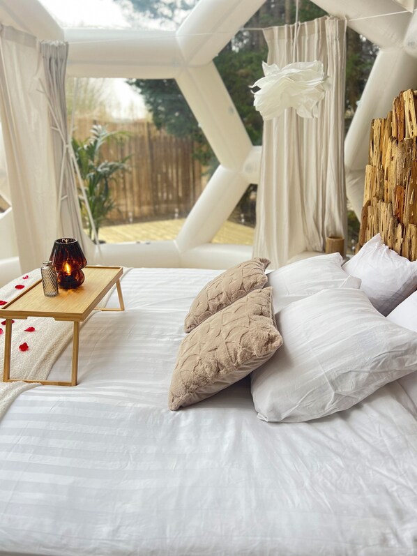 1 chambre, lit parapluie, draps fournis