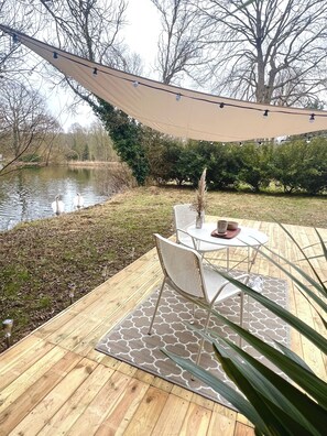 Outdoor dining - An unusual night on the lakeshore under a Dome (Prouilly)